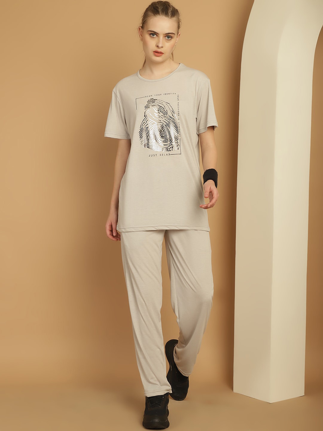 

MACK JONNEY Graphic Printed Round Neck Cotton T-Shirt & Trousers, Grey