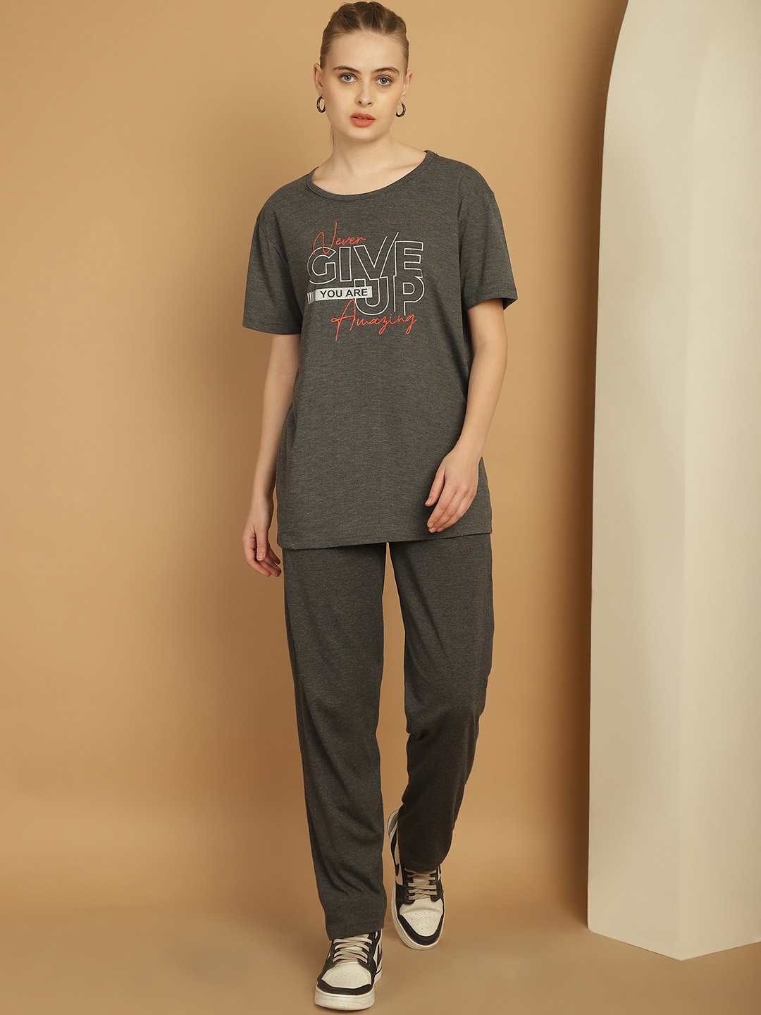 

MACK JONNEY Printed T-Shirt With Trouser, Grey
