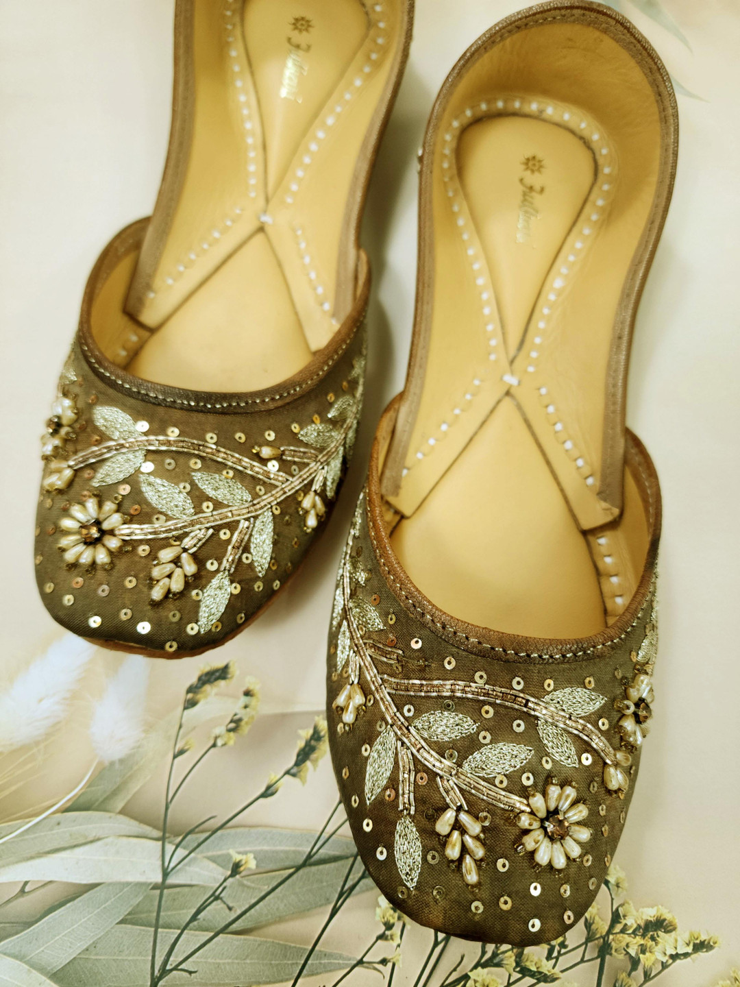 

Fulkari Embellished Round Toe Leather Mojaris, Brown