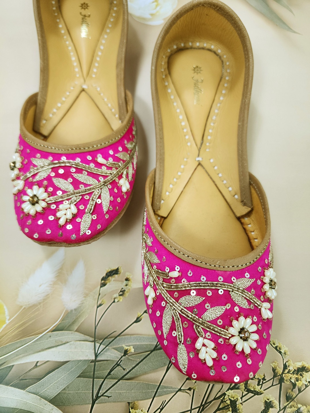 

Fulkari Embellished Round Toe Leather Mojaris, Magenta