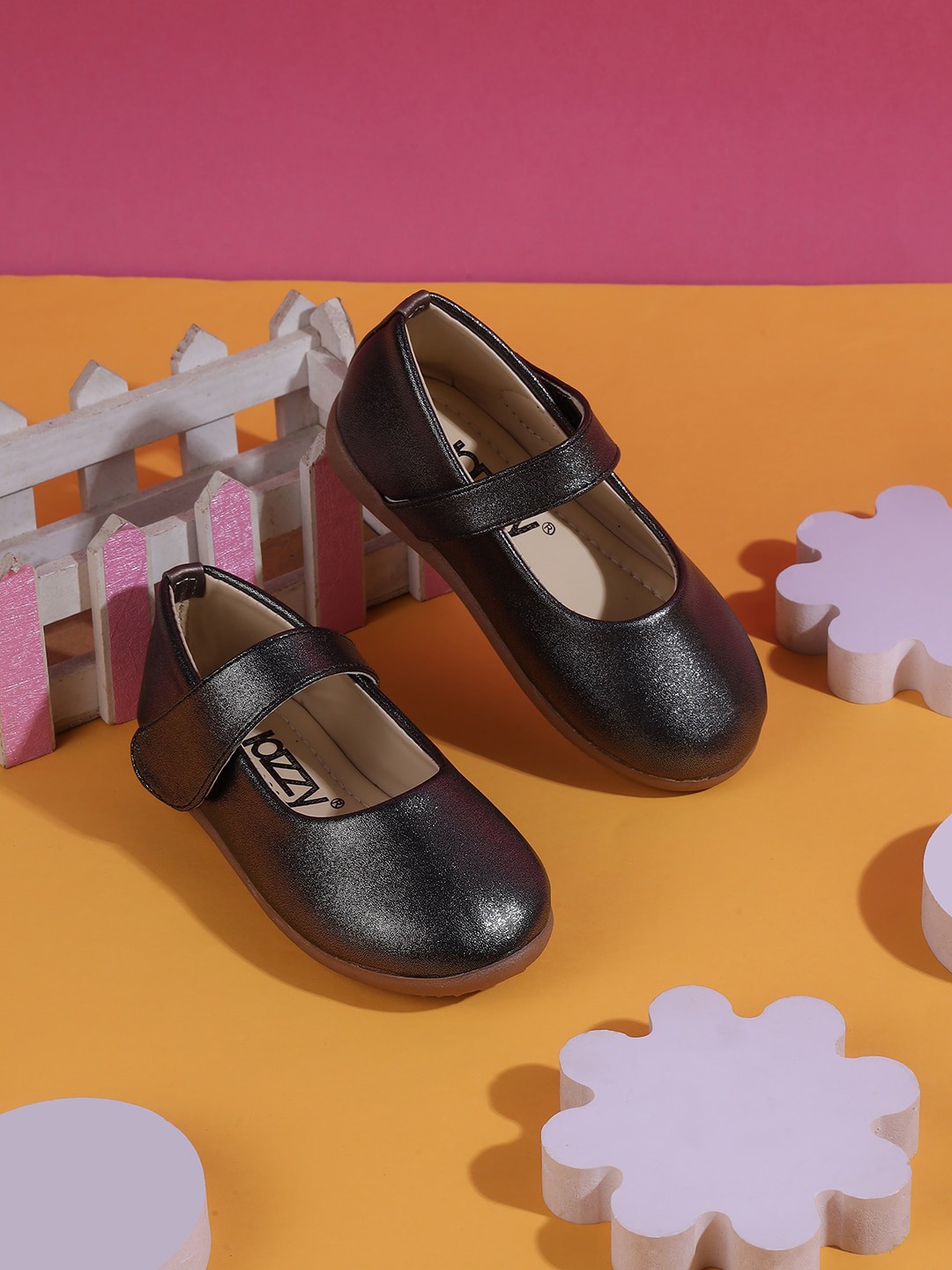 

Jazzy Juniors Girls Round Toe Ballerinas, Grey
