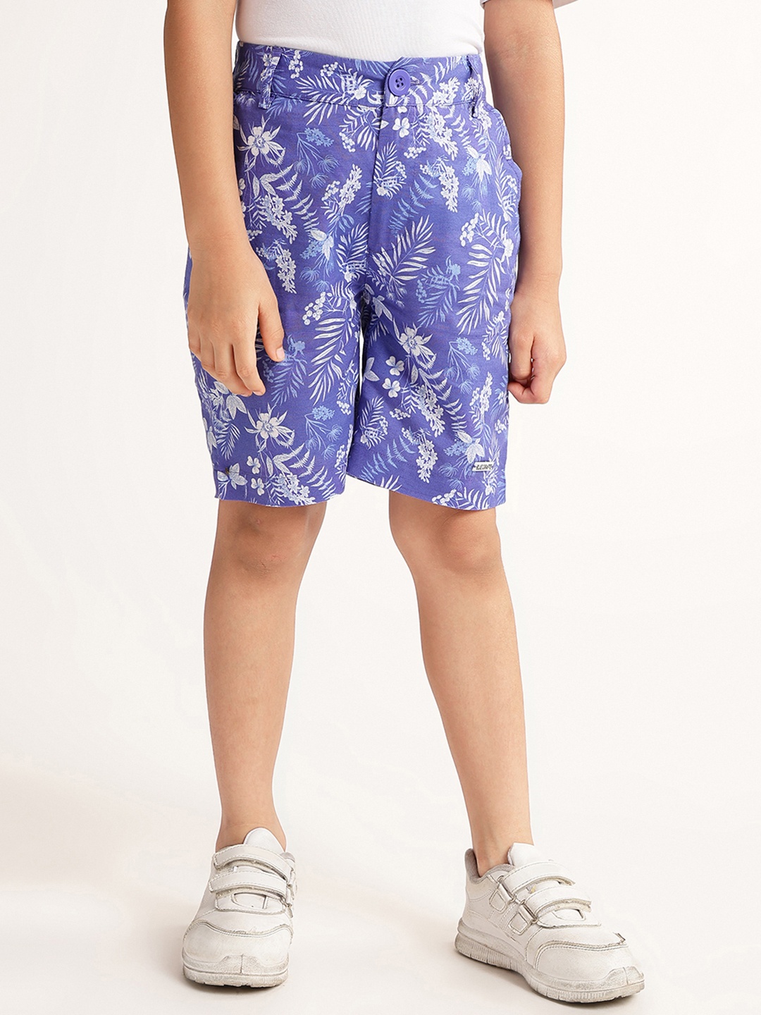 

Blue Giraffe Boys Floral Printed Mid Rise Pure Cotton Shorts