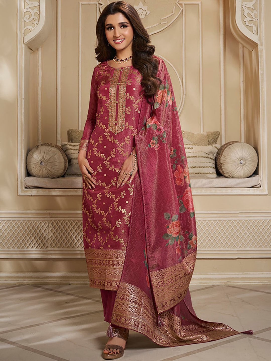 

Seerat Women Regular Kurta with Trousers & With Dupatta, Maroon