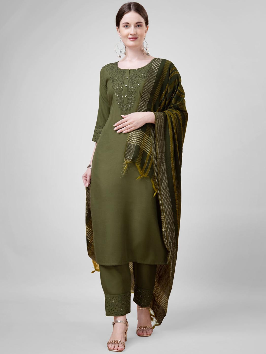 

ARADHNA Paisley Yoke Design Regular Sequinned Straight Kurta With Churidar & Dupatta, Green