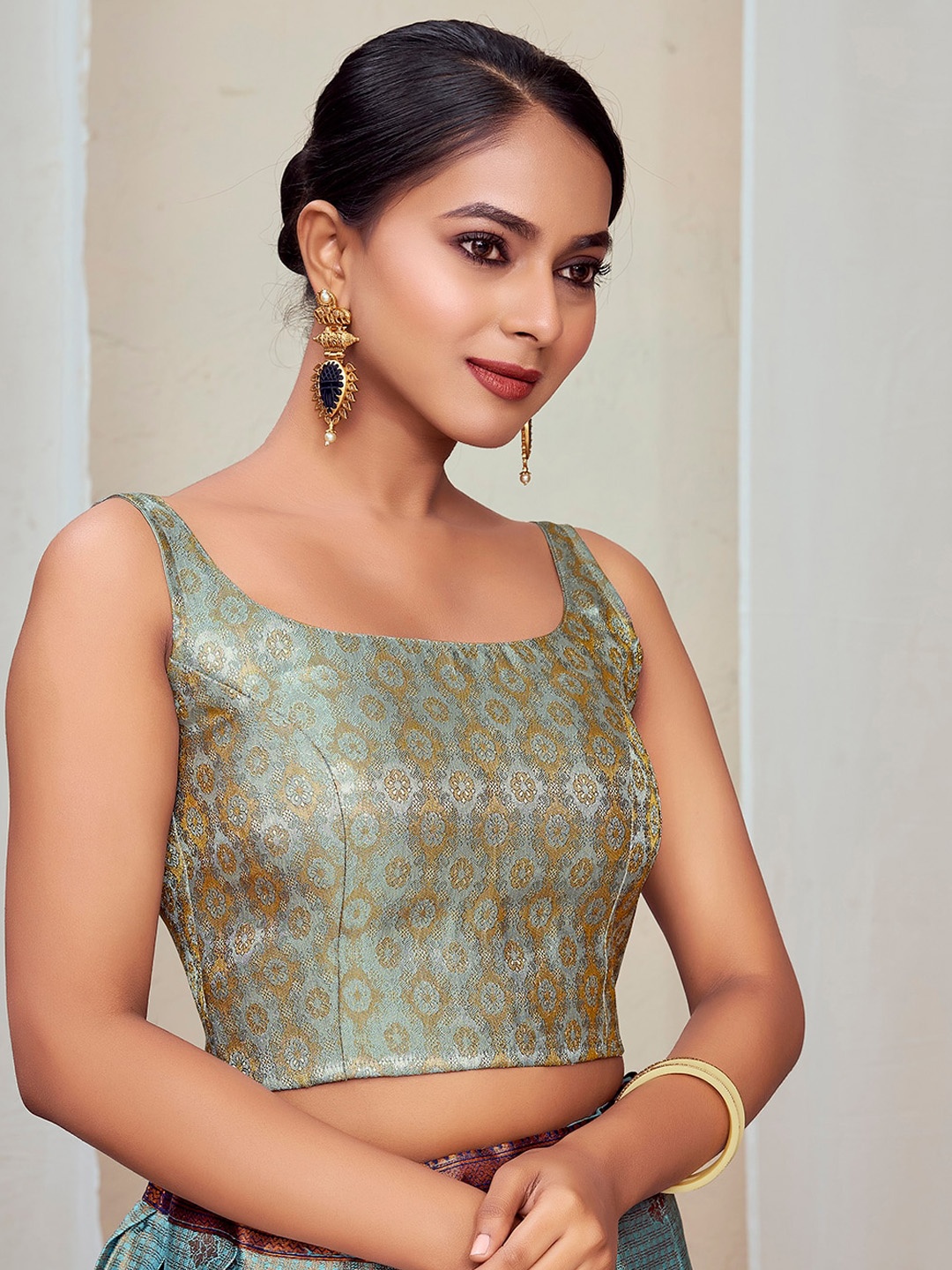 

Vardha Brocade Padded Art Silk Saree Blouse, Sea green