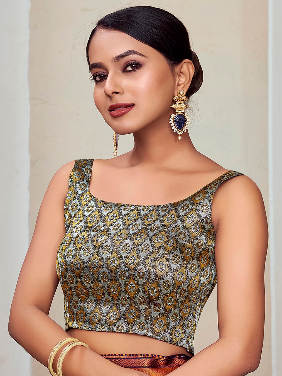 

Vardha Brocade Detailed Padded Saree Blouse, Black
