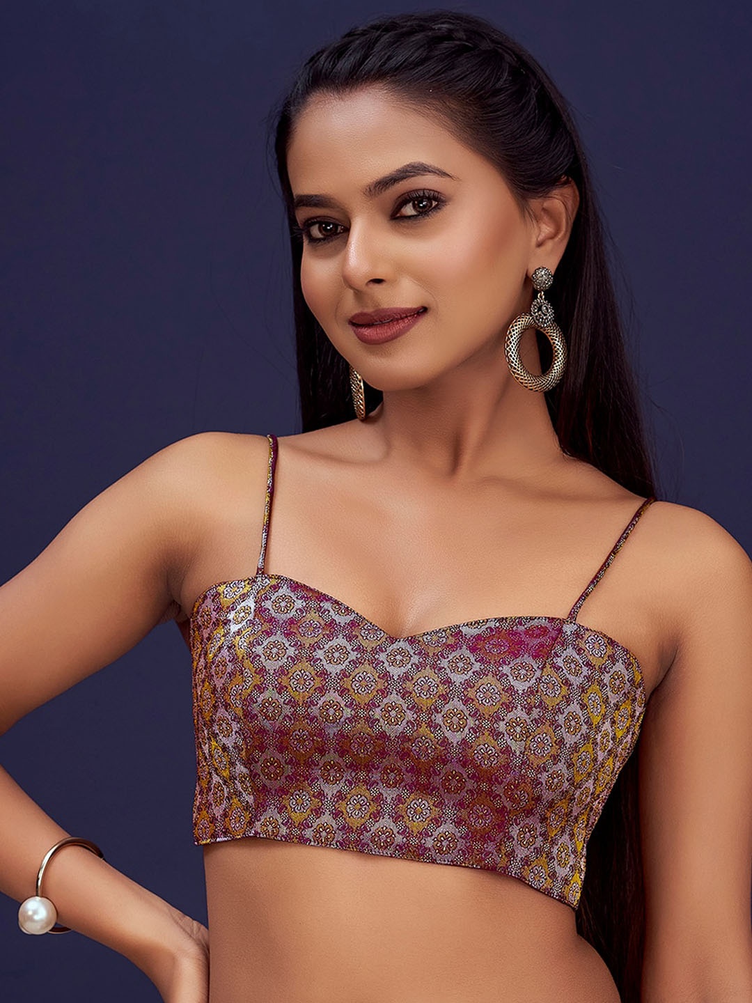 

Vardha Brocade Detailed Padded Saree Blouse, Burgundy
