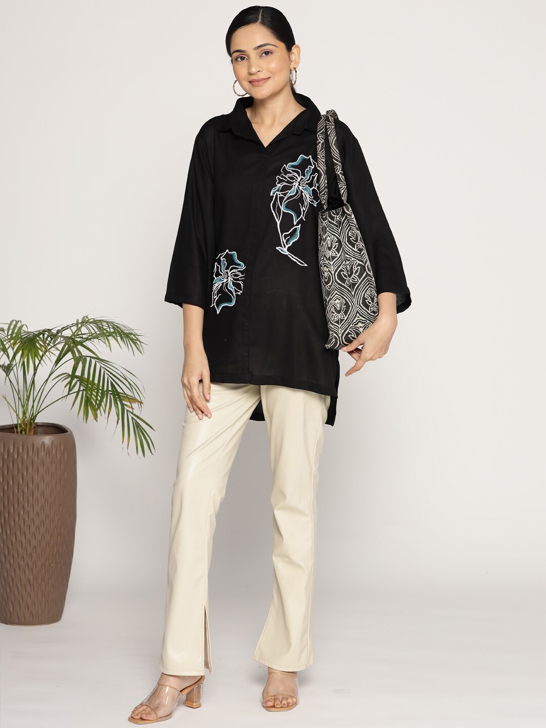 

LetsDressUp Floral Printed Shirt Collar Flared Sleeve Top, Black