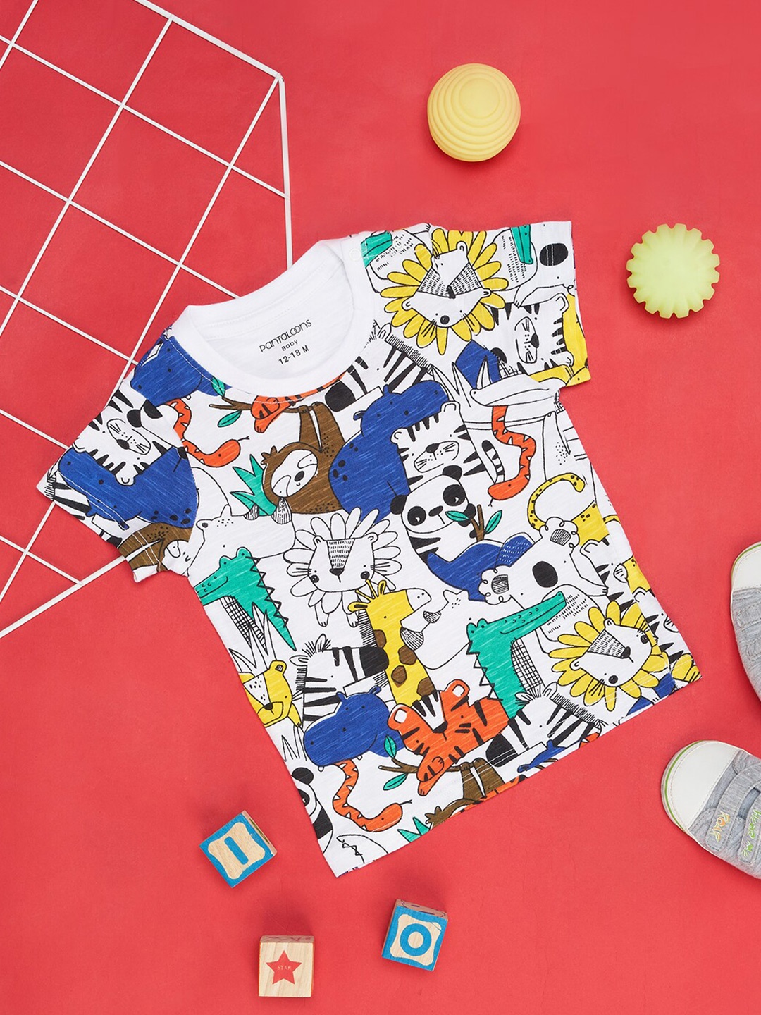 

Pantaloons Baby Boys Conversational Printed Cotton T-shirt, White