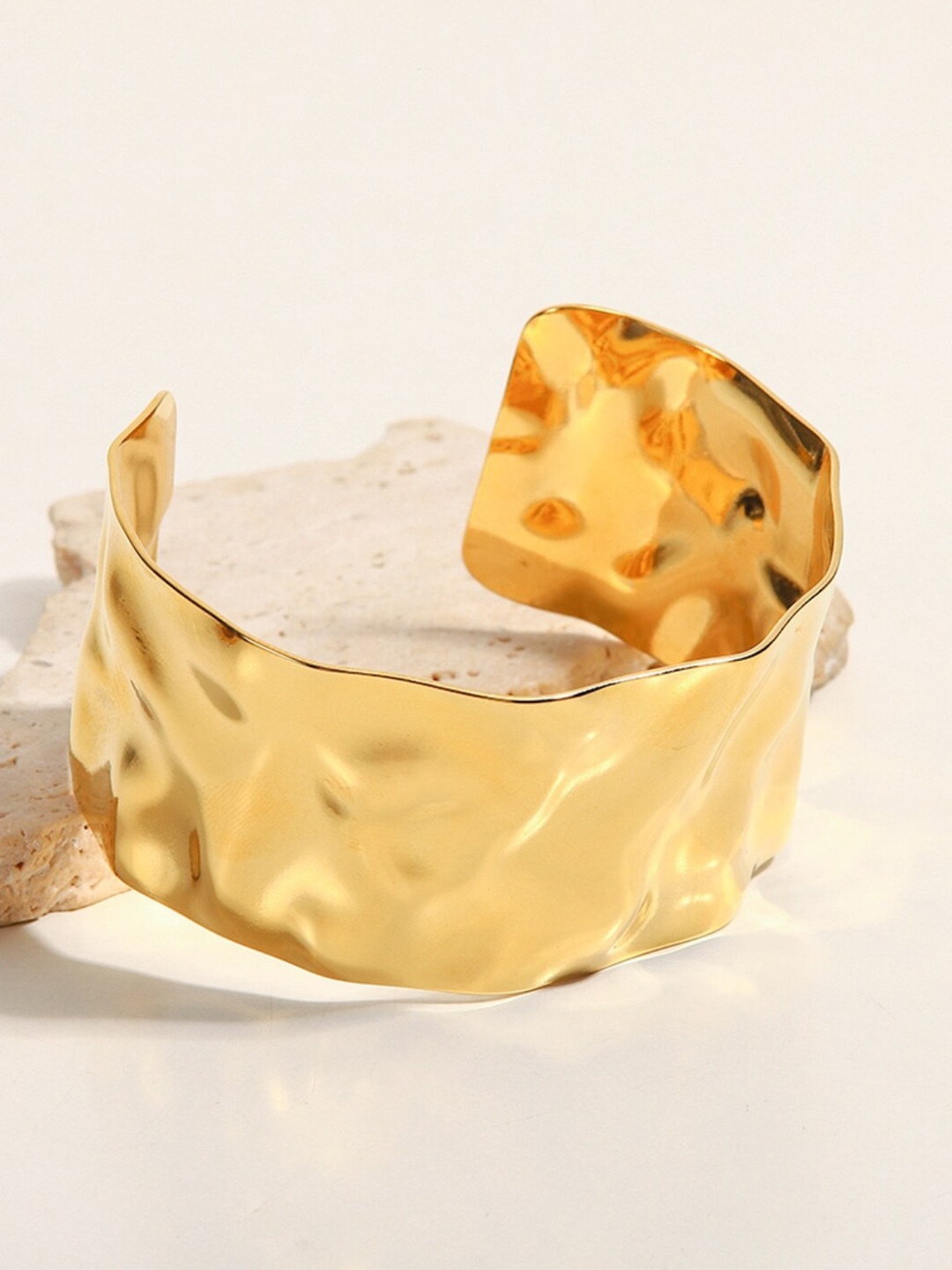 

Dorada Jewellery Gold-Plated Stainless Steel Cuff Bracelet