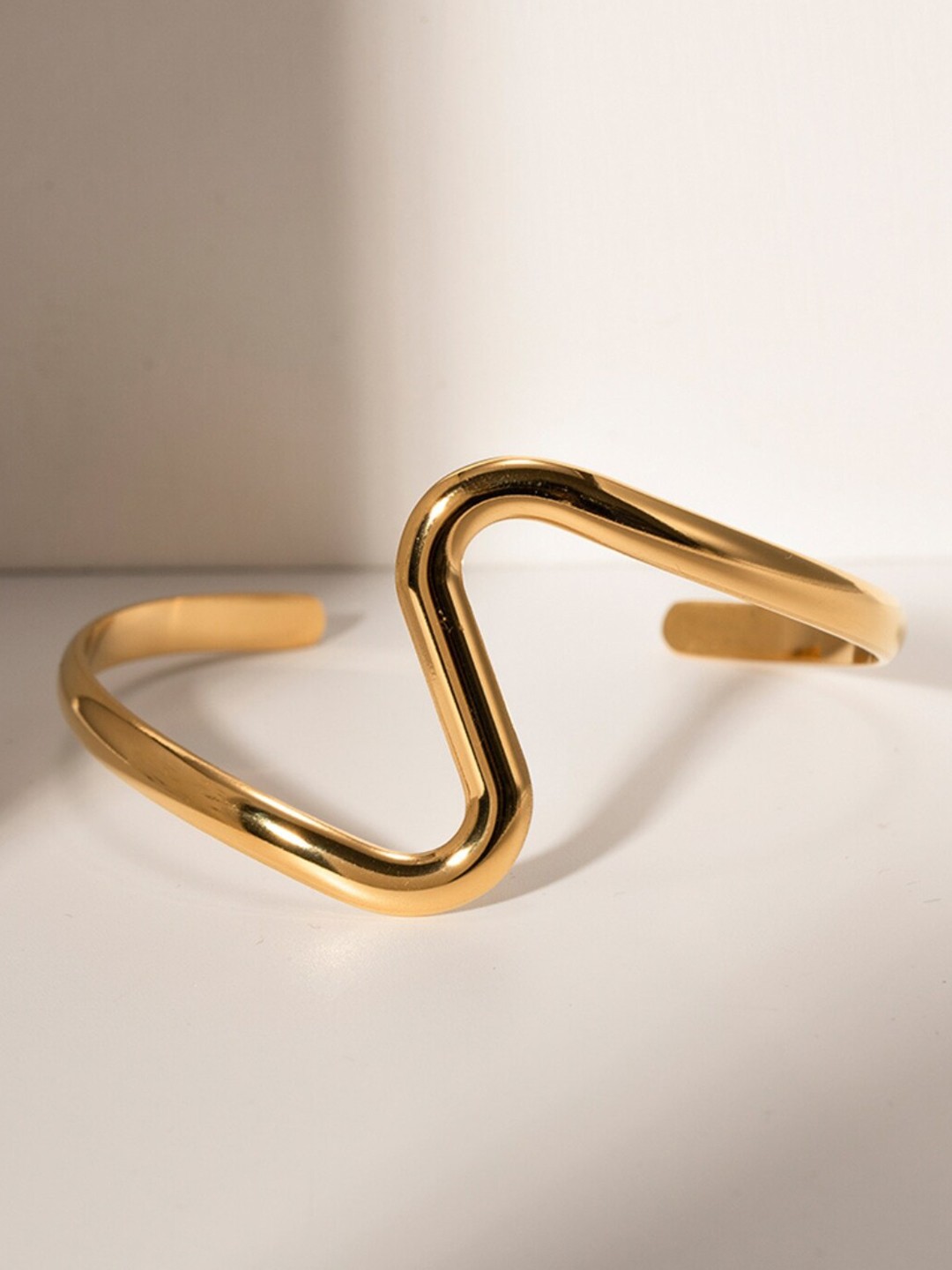 

Dorada Jewellery Gold-Plated Stainless Steel Cuff Bracelet