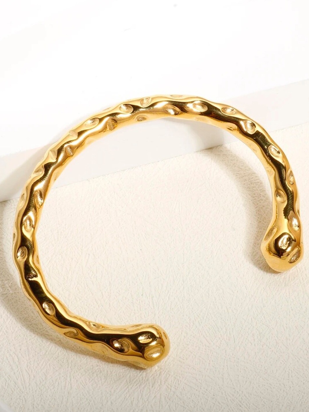 

Dorada Jewellery Gold-Plated Stainless Steel Cuff Bracelet