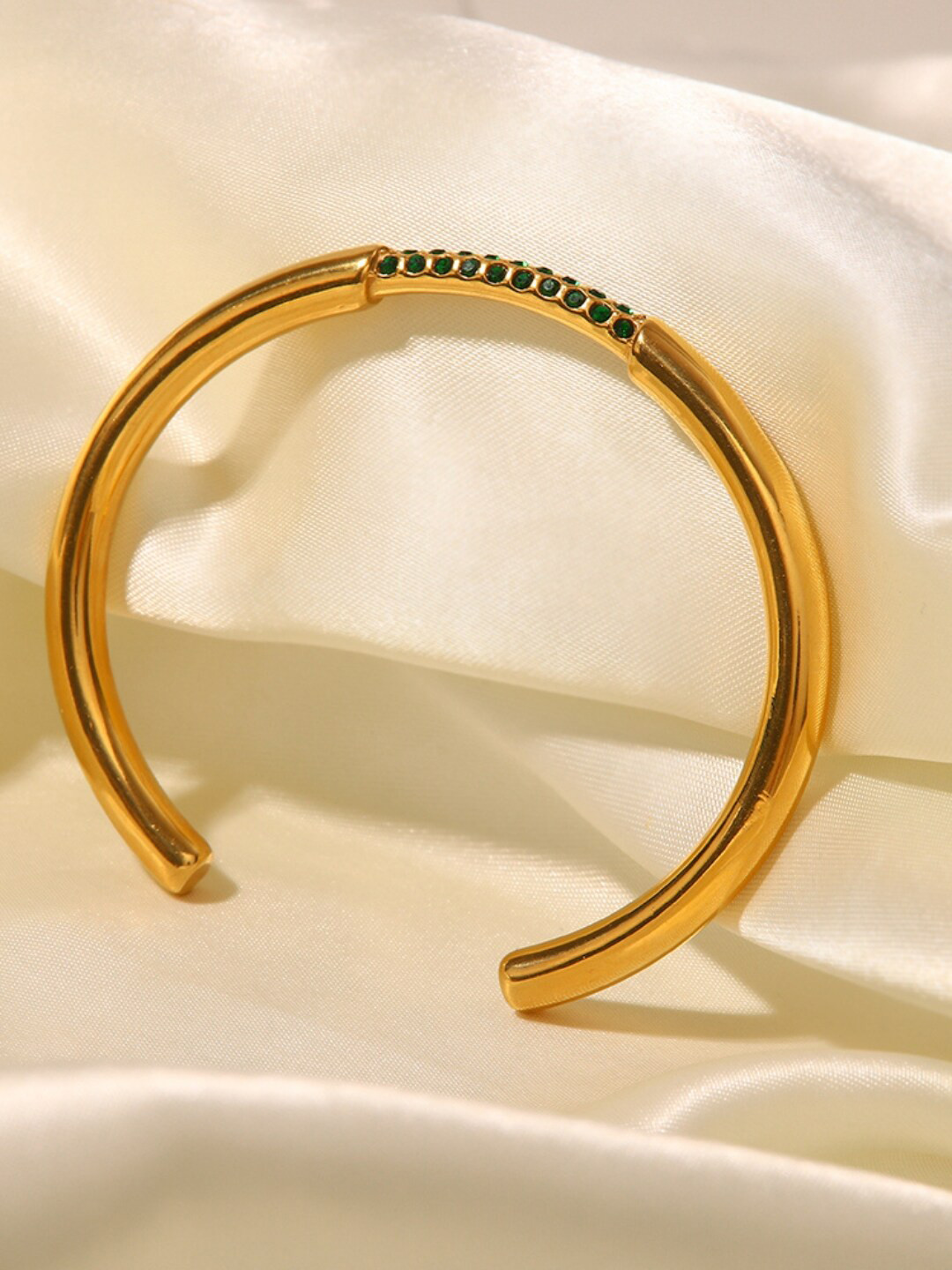 

Dorada Jewellery Gold-Plated Stainless Steel Cubic Zirconia Studded Cuff Bracelet