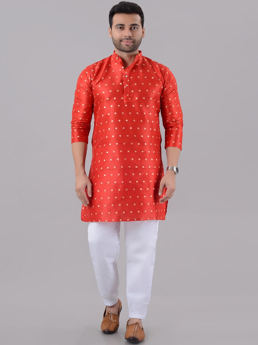 

VILLAIN Geometric Printed Thread Work Mandarin Collar Kurta, Red