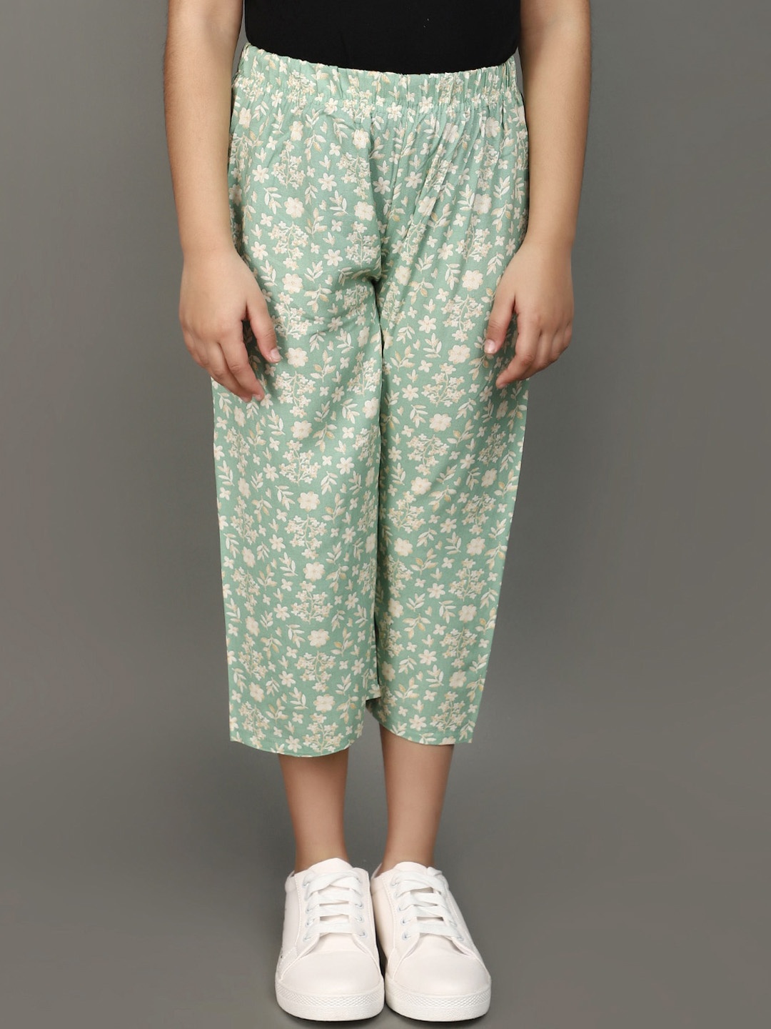 V-Mart Girls Floral Printed Capris, Green