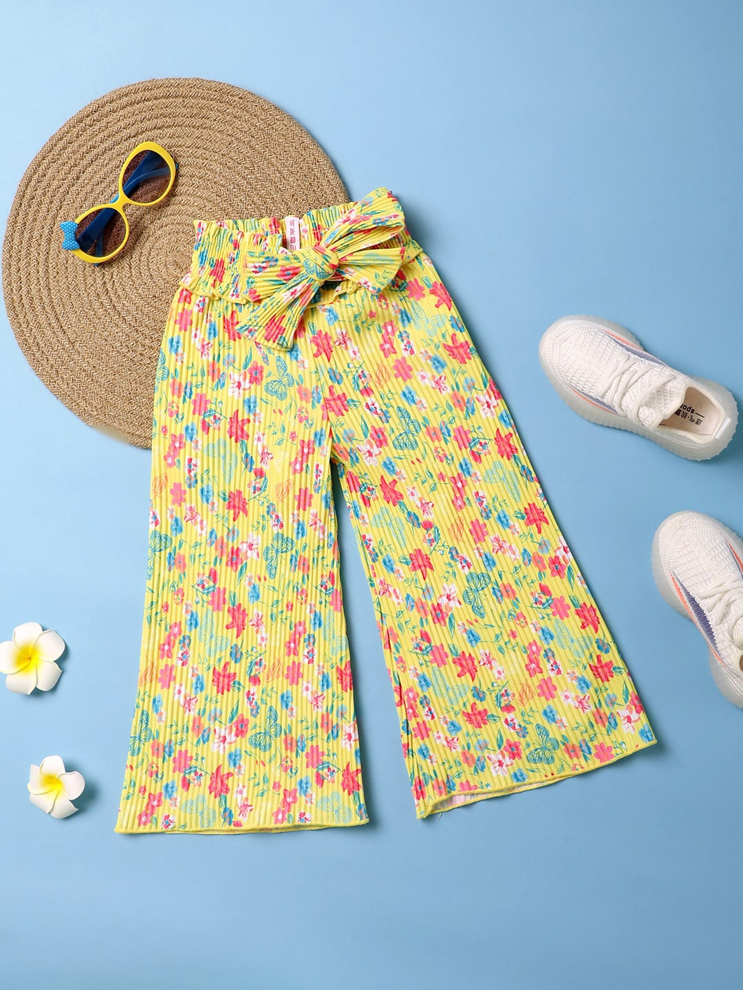 

V-Mart Girls Printed Mid-Rise Capris, Yellow