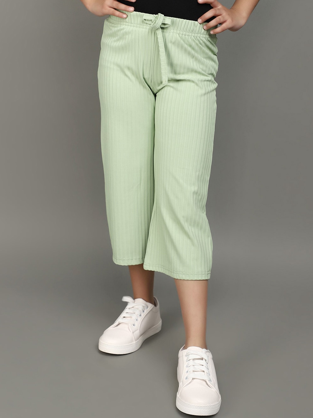 

V-Mart Girls Cotton Capris, Green