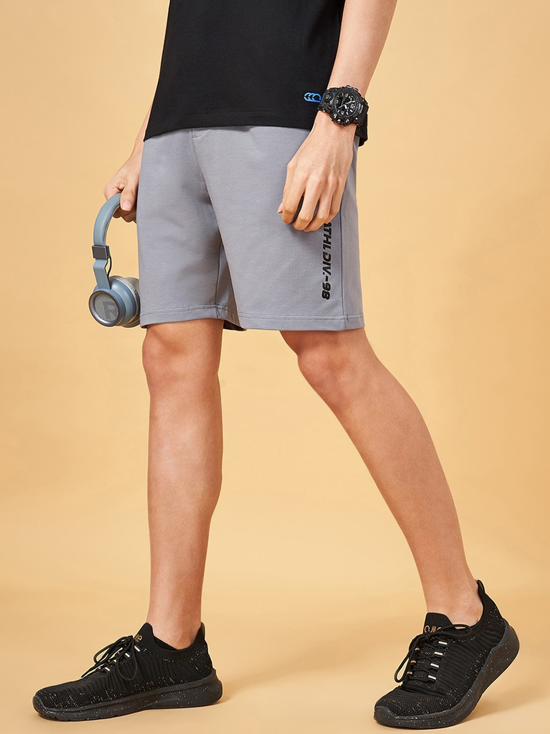 

Ajile by Pantaloons Men Mid-Rise Cotton Regular Shorts, Grey