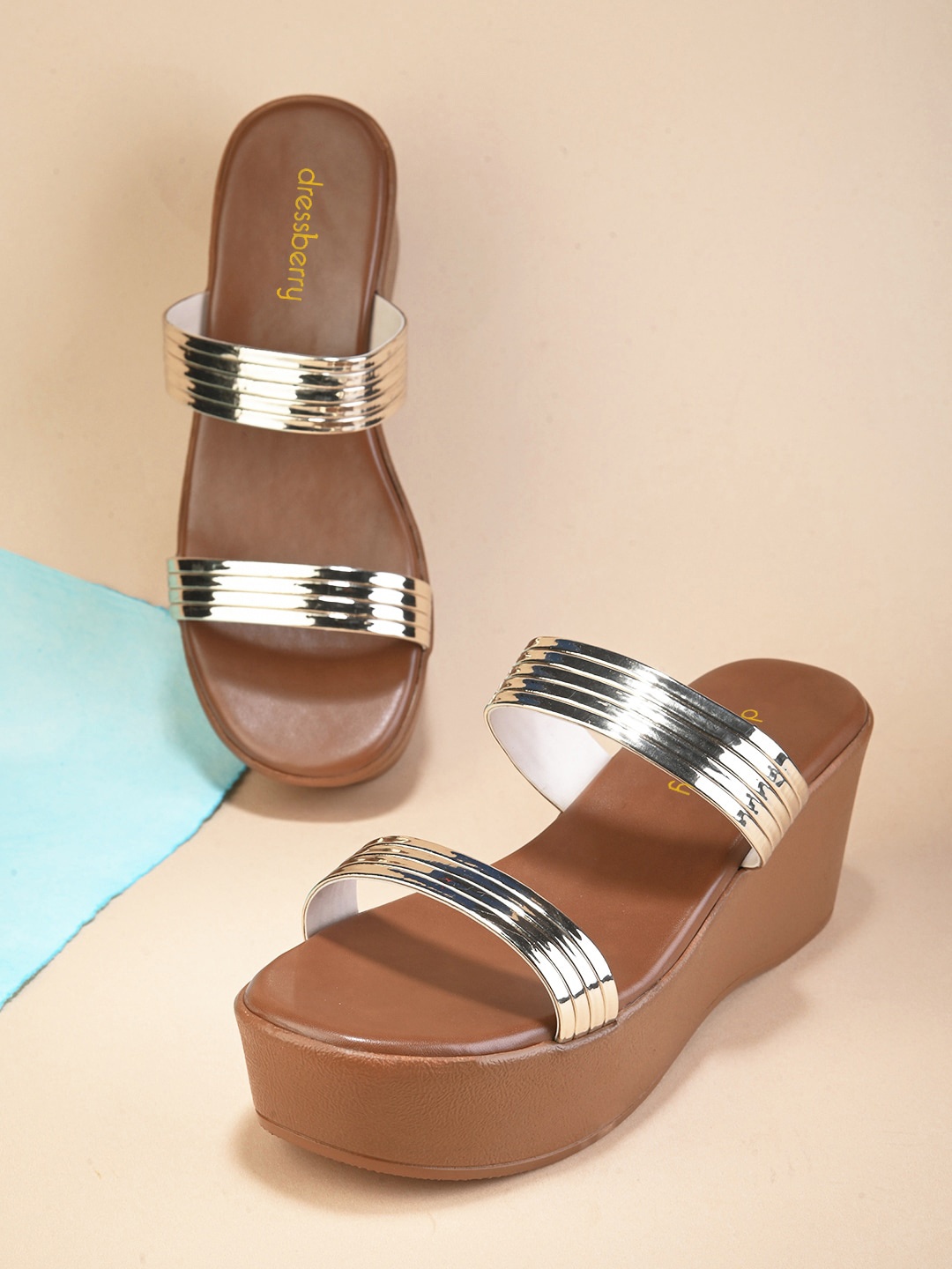 

DressBerry Gold-Toned Textured Open Toe Platform Heels