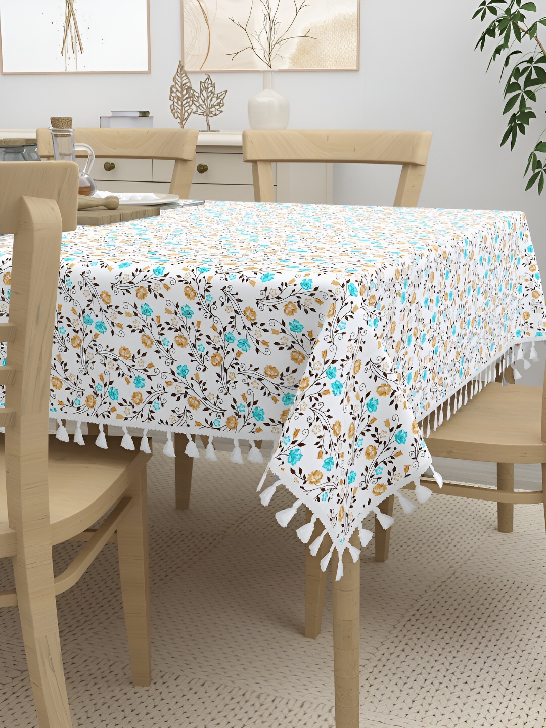 

HOME AFFAIRS White Floral Anti-Slip Cotton 4-Seater Table Cover