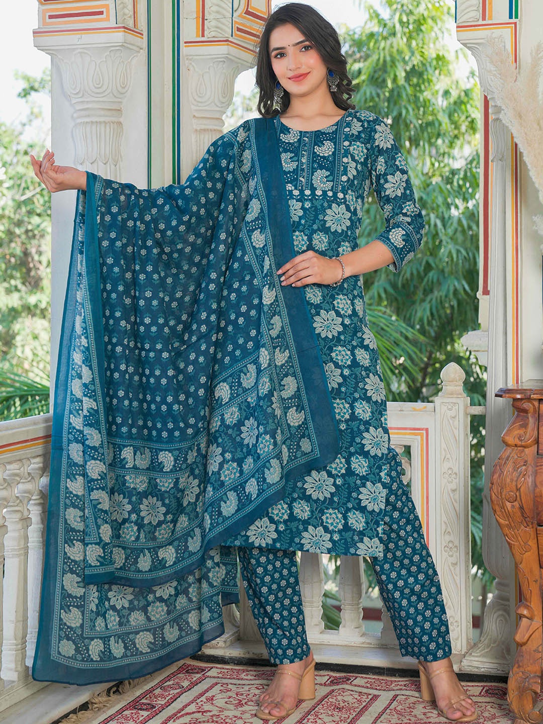 

Vbuyz Floral Printed Regular Sequinned Kurta with Trousers & With Dupatta, Blue
