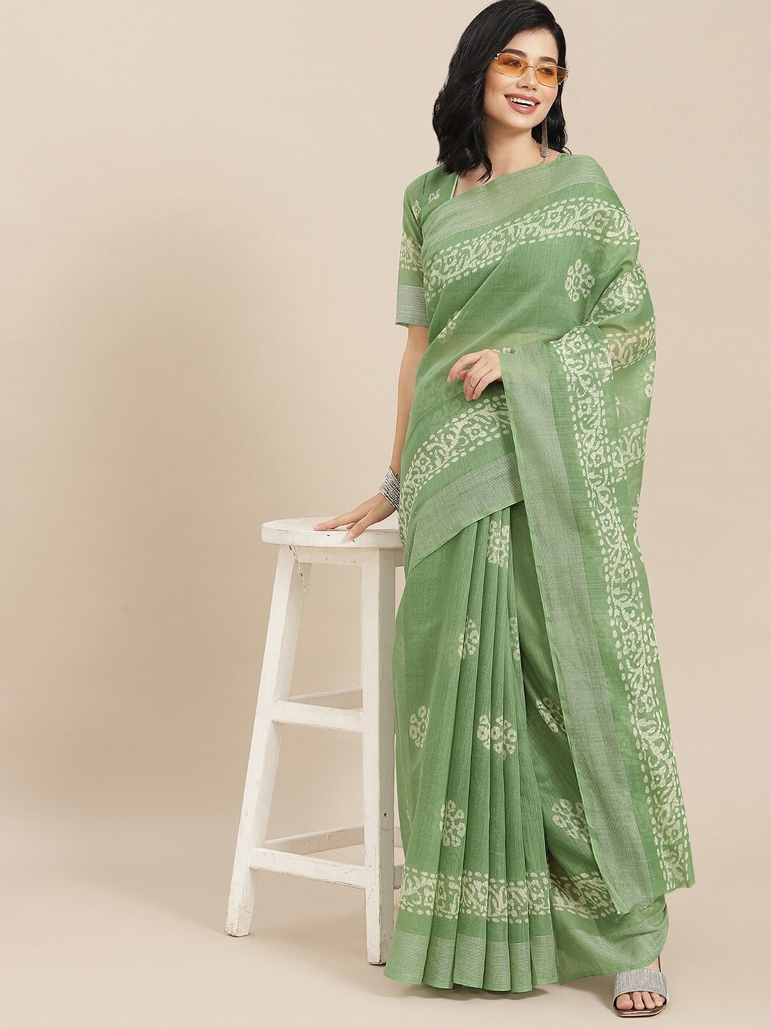 

KALINI Floral Printed Zari Saree, Green