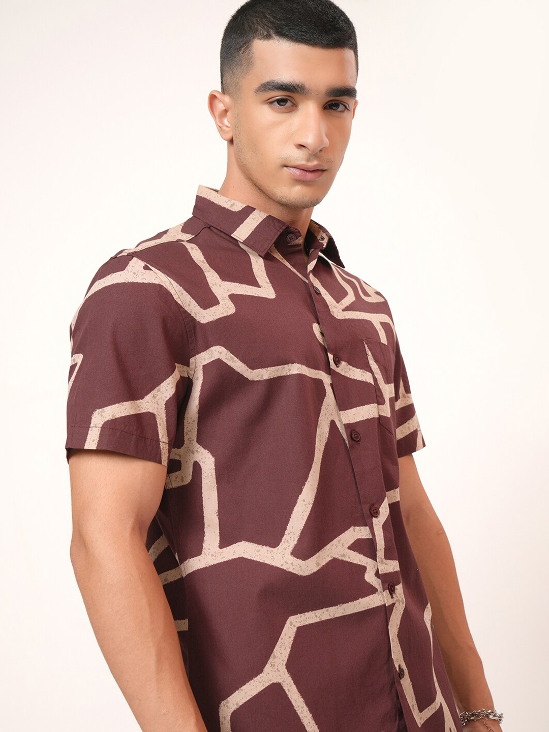

Highlander Men Regular Collar Printed Shirt, Maroon