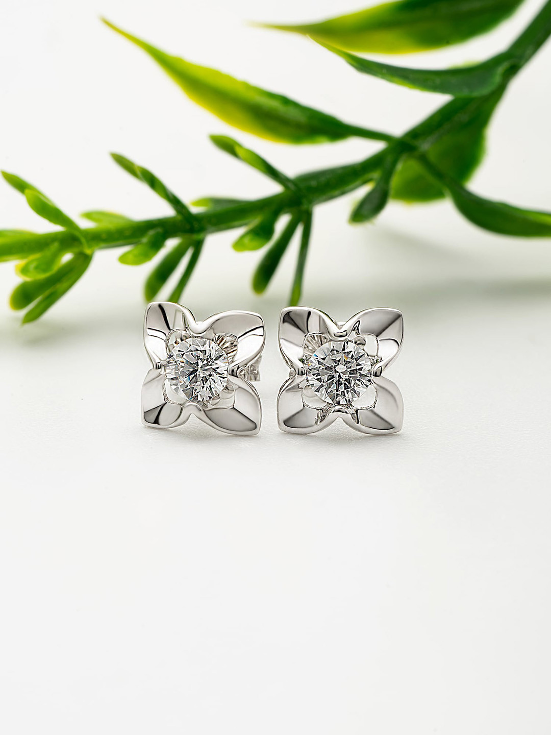 

SILBERRY 925 Sterling Silver Rhodium-Plated Cubic Zirconia Contemporary Stud Earrings