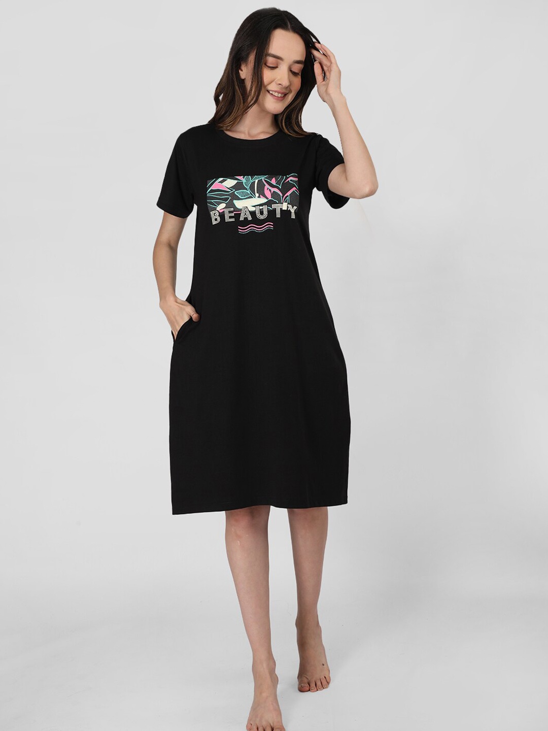 

Duchess Typography Printed Round Neck T-shirt Nightdress, Black