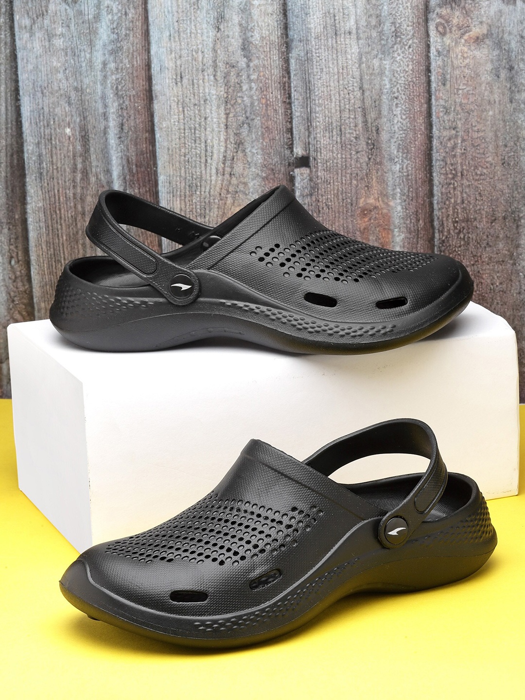 

ASIAN Boys Self Design Clogs, Black