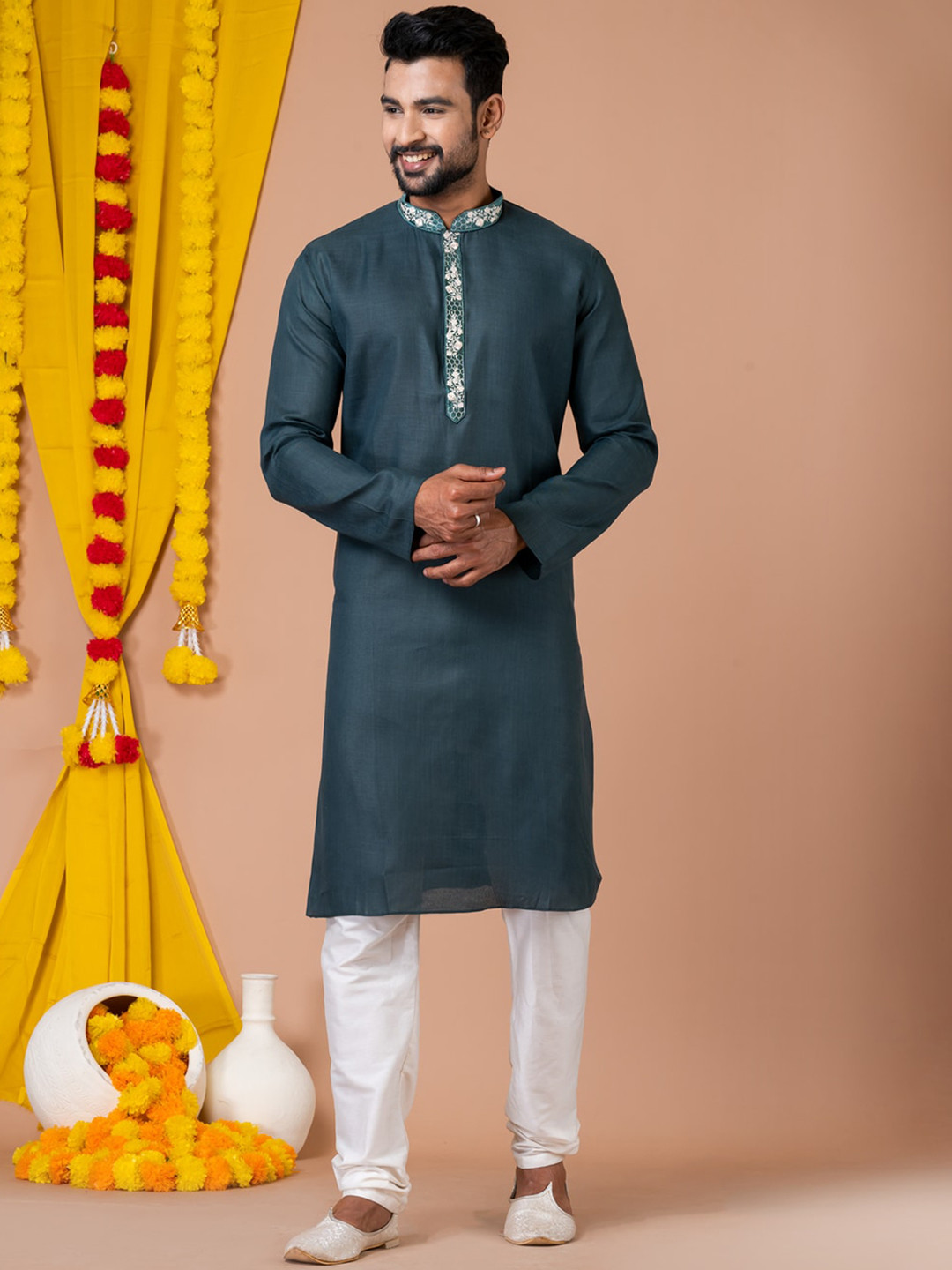 

HU - Handcrafted Uniquely Thread Work Cotton Straight Kurta, Green