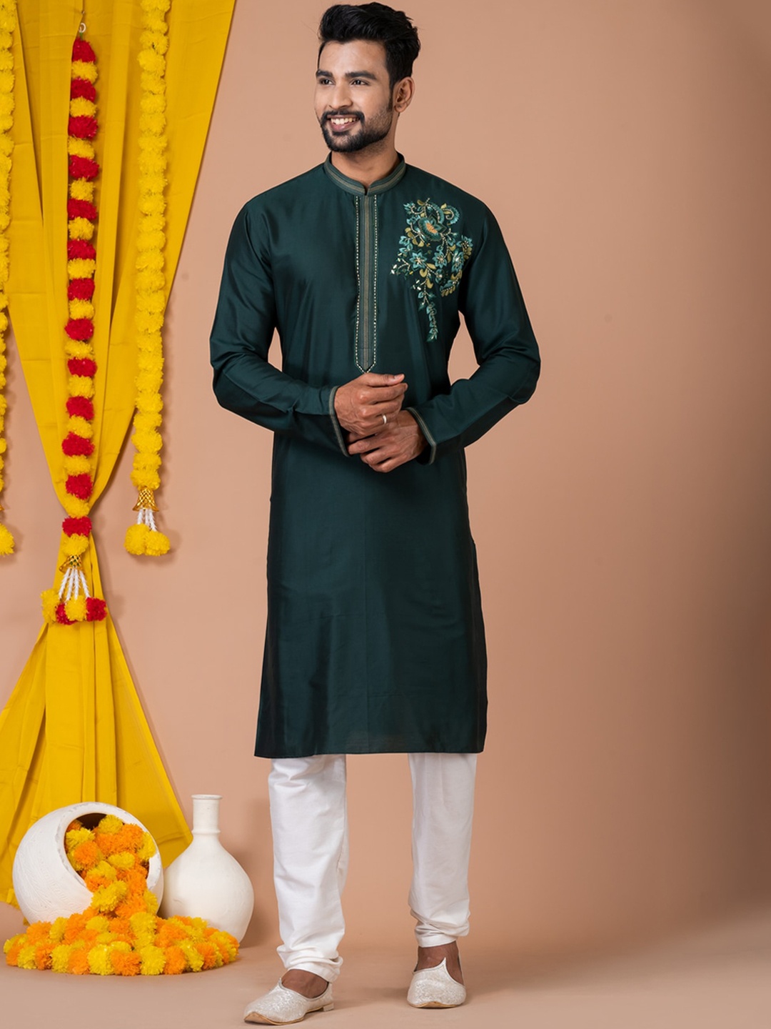 

HU - Handcrafted Uniquely Thread Work Cotton Straight Kurta, Green