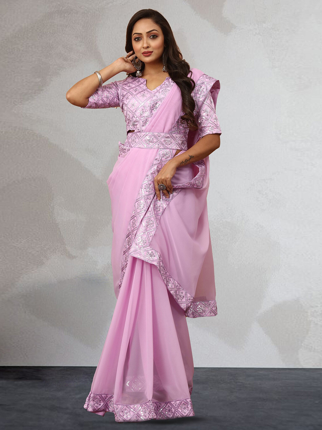 

N N ENTERPRISE Floral Embroidered Belted Saree, Pink