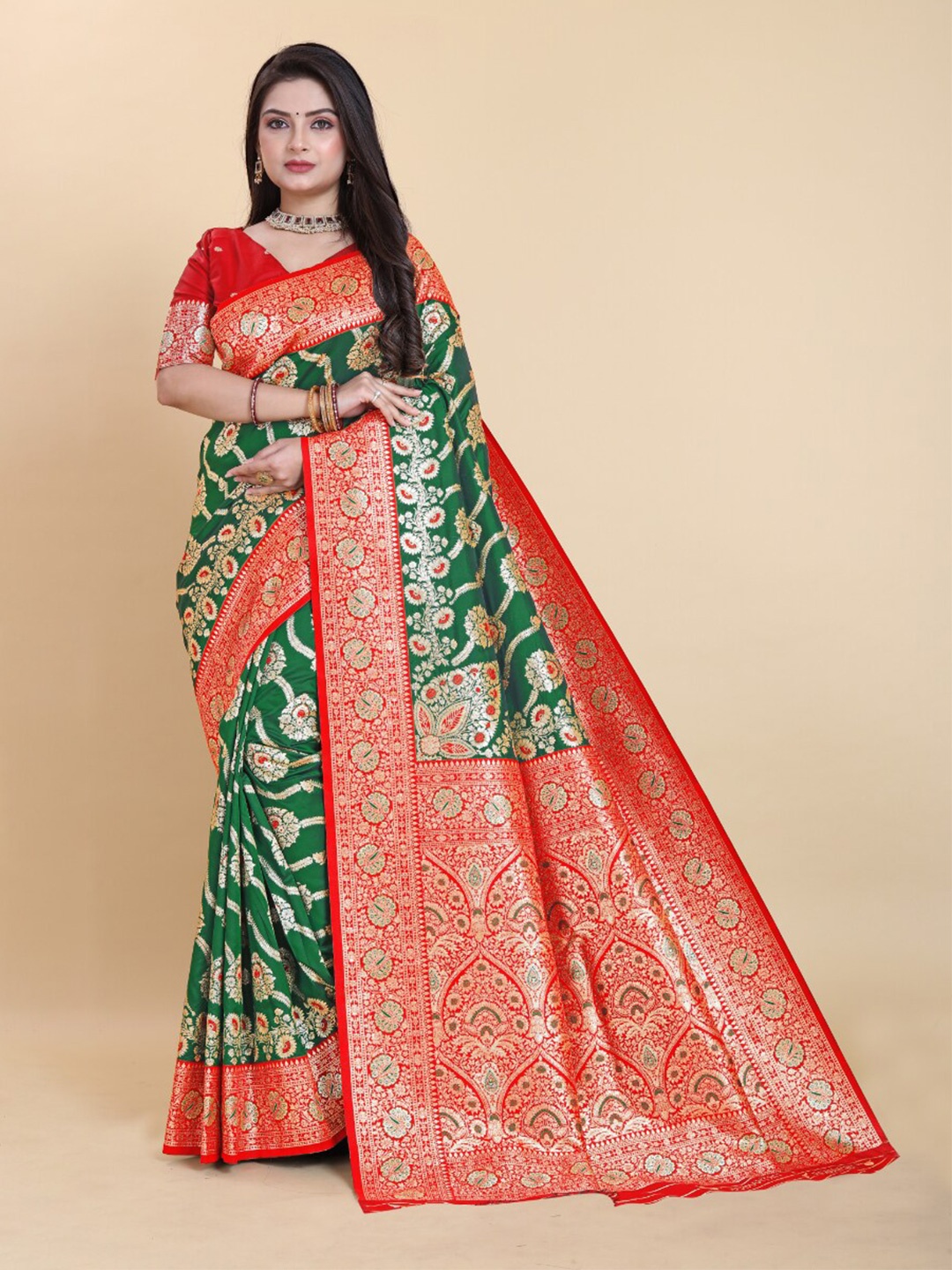 

SANJANA SILK Floral Zari Pure Silk Kanjeevaram Saree, Green