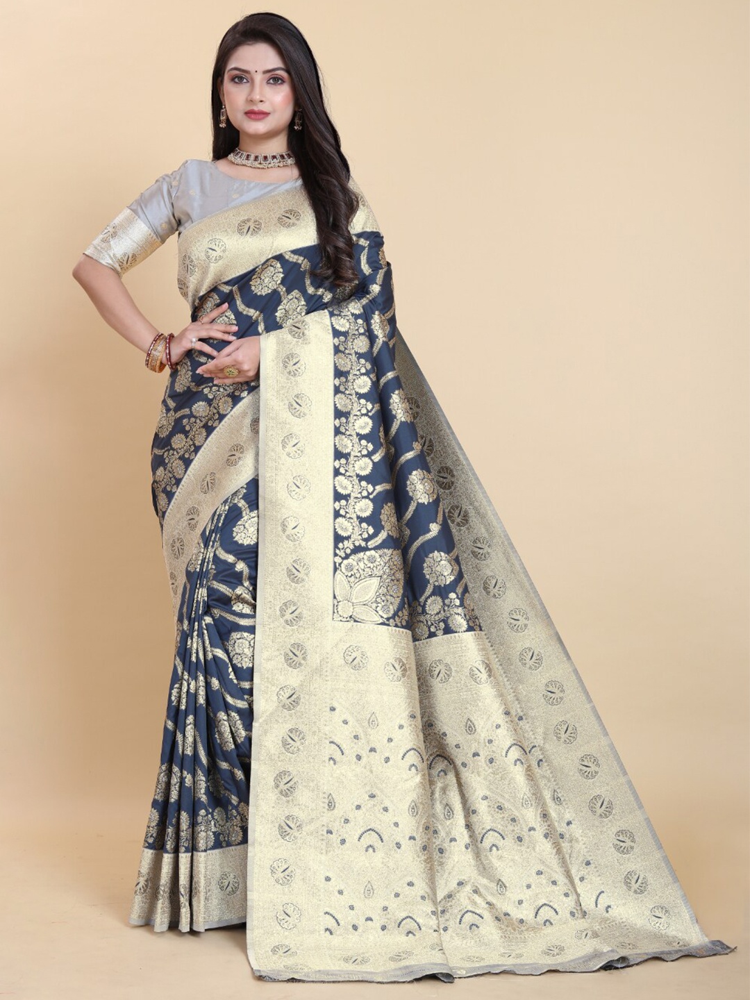 

SANJANA SILK Floral Woven Design Zari Pure Silk Kanjeevaram Saree, Grey