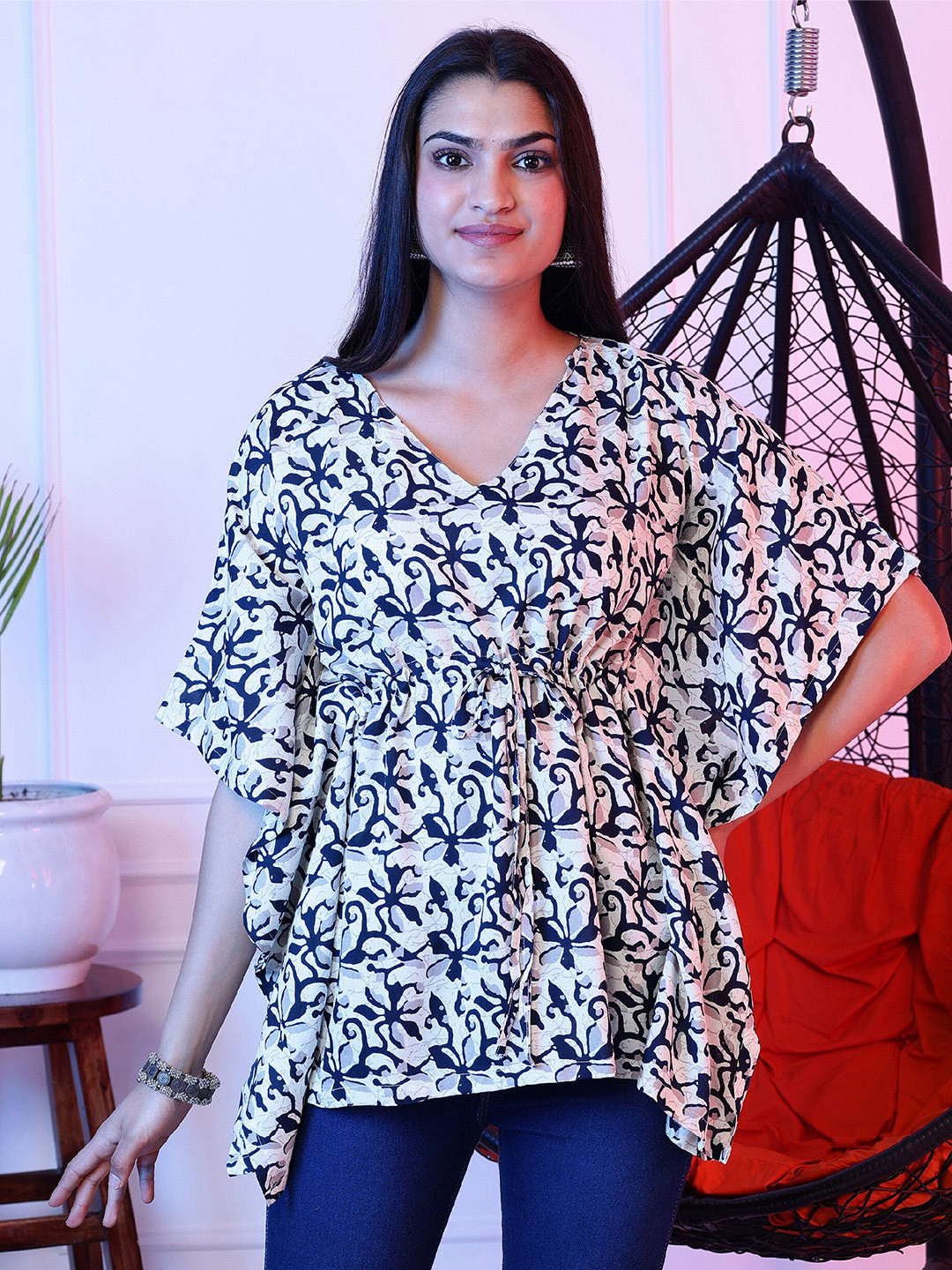 

PockMAN Floral Printed V-Neck Flared Sleeves Kaftan Kurti, Off white