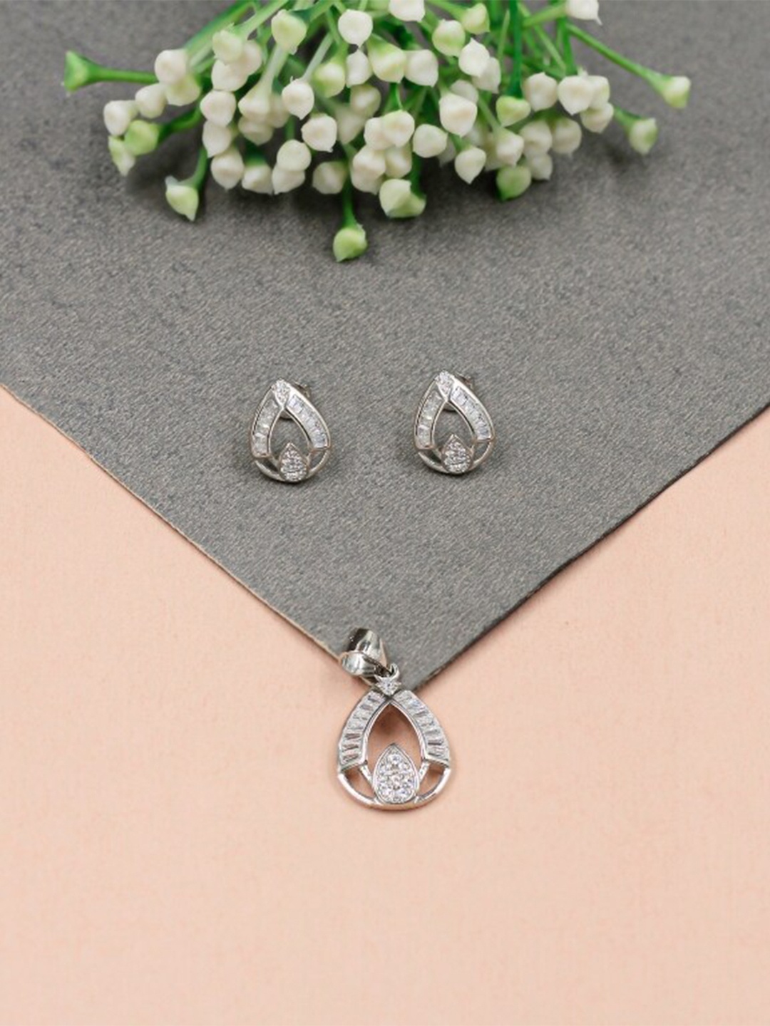 

SANGEETA BOOCHRA Silver Cubic Zirconia Pendant and Earrings