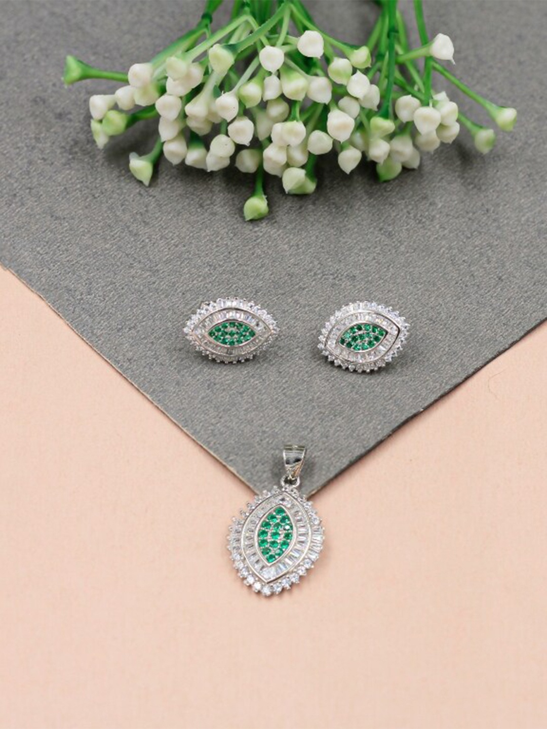 

SANGEETA BOOCHRA Silver Cubic Zirconia Pendant and Earrings