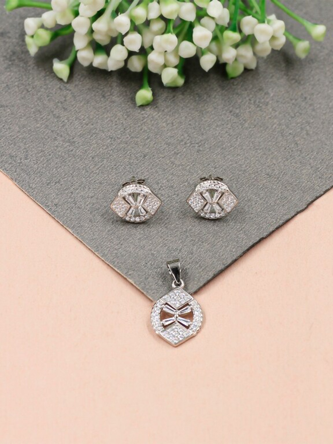 

SANGEETA BOOCHRA Silver Cubic Zirconia Pendant and Earrings