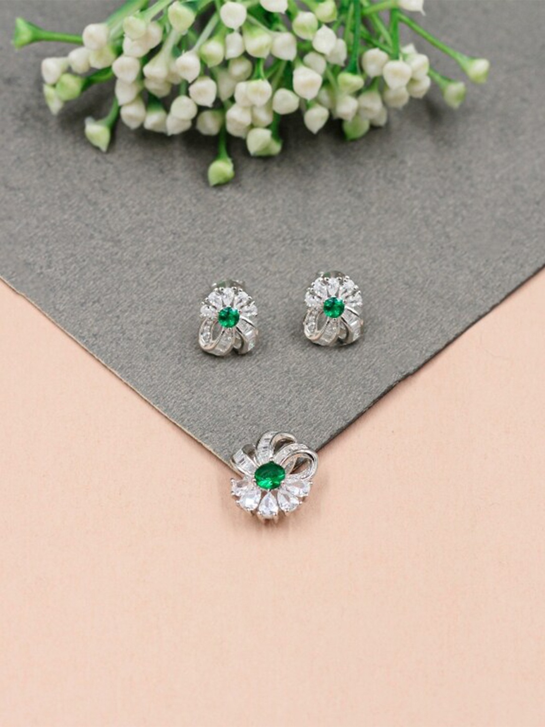 SANGEETA BOOCHRA Silver Cubic Zirconia Pendant and Earrings