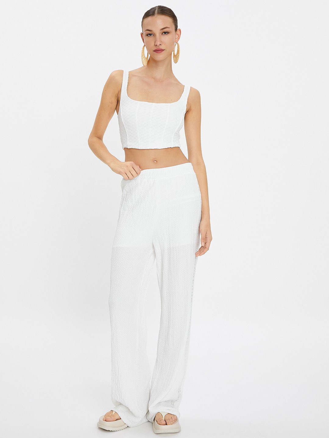 

Koton Sleeveless Shoulder Straps Fitted Crop Top, White