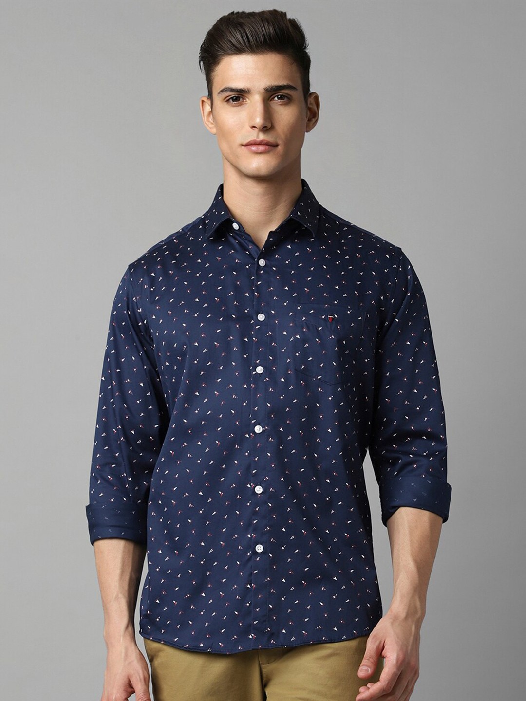 

Louis Philippe Sport Slim Fit Micro Ditsy Printed Pure Cotton Casual Shirt, Navy blue