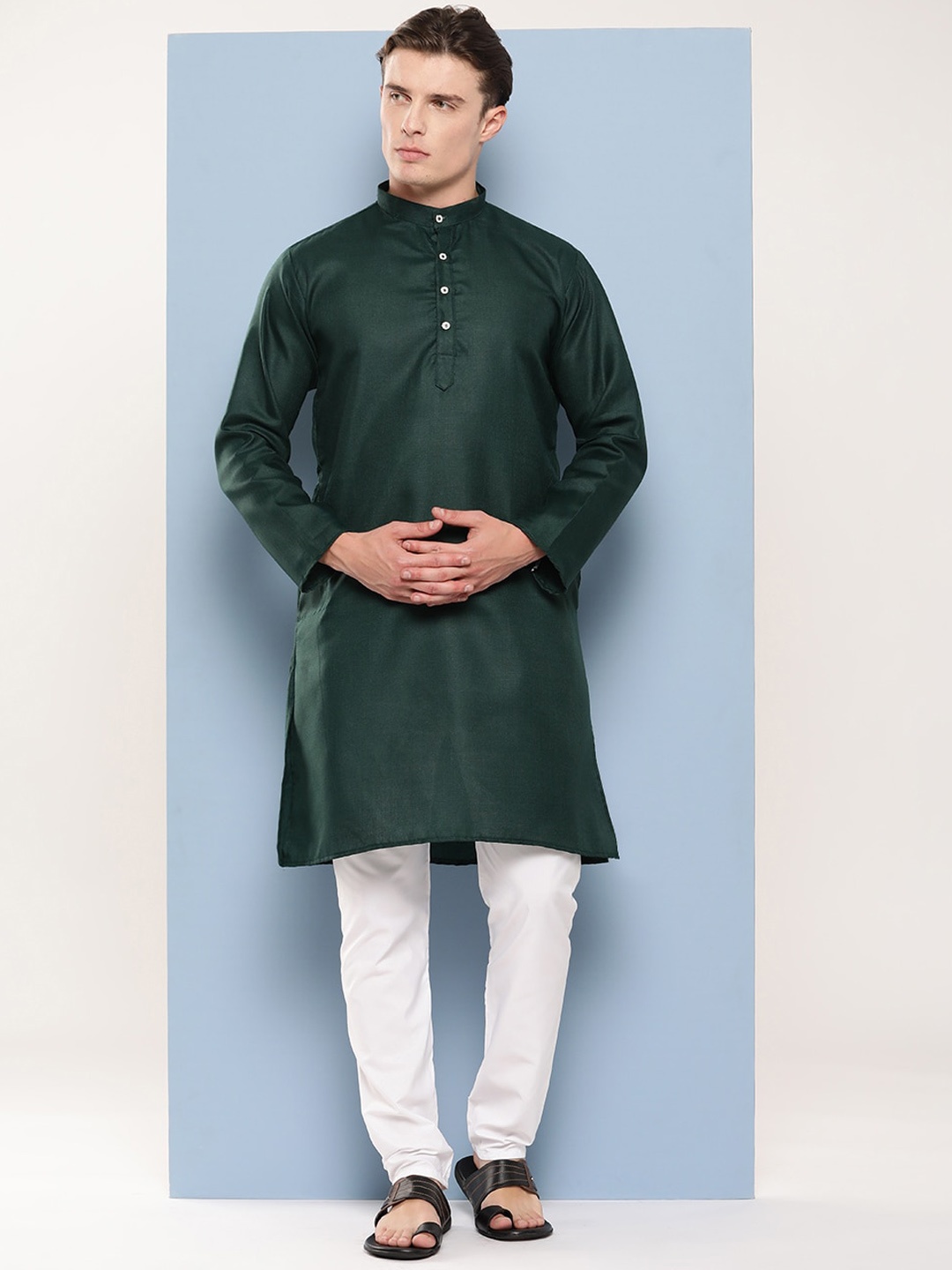 

Aarika Mandarin Collar Long Sleeves Pure Cotton Kurta with Pyjamas, Green