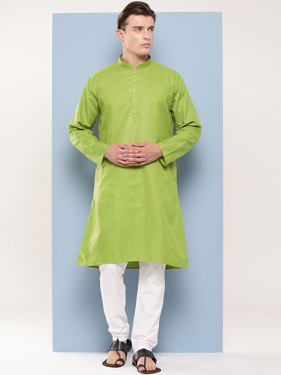 

Aarika Mandarin Collar Long Sleeves Pure Cotton Kurta with Pyjamas, Green