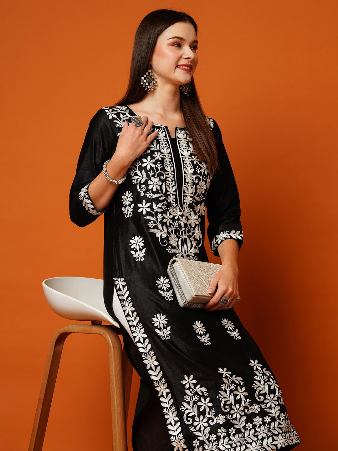 

GoSriKi Floral Embroidered Notched Neck Thread Work Cotton Straight Kurta, Black