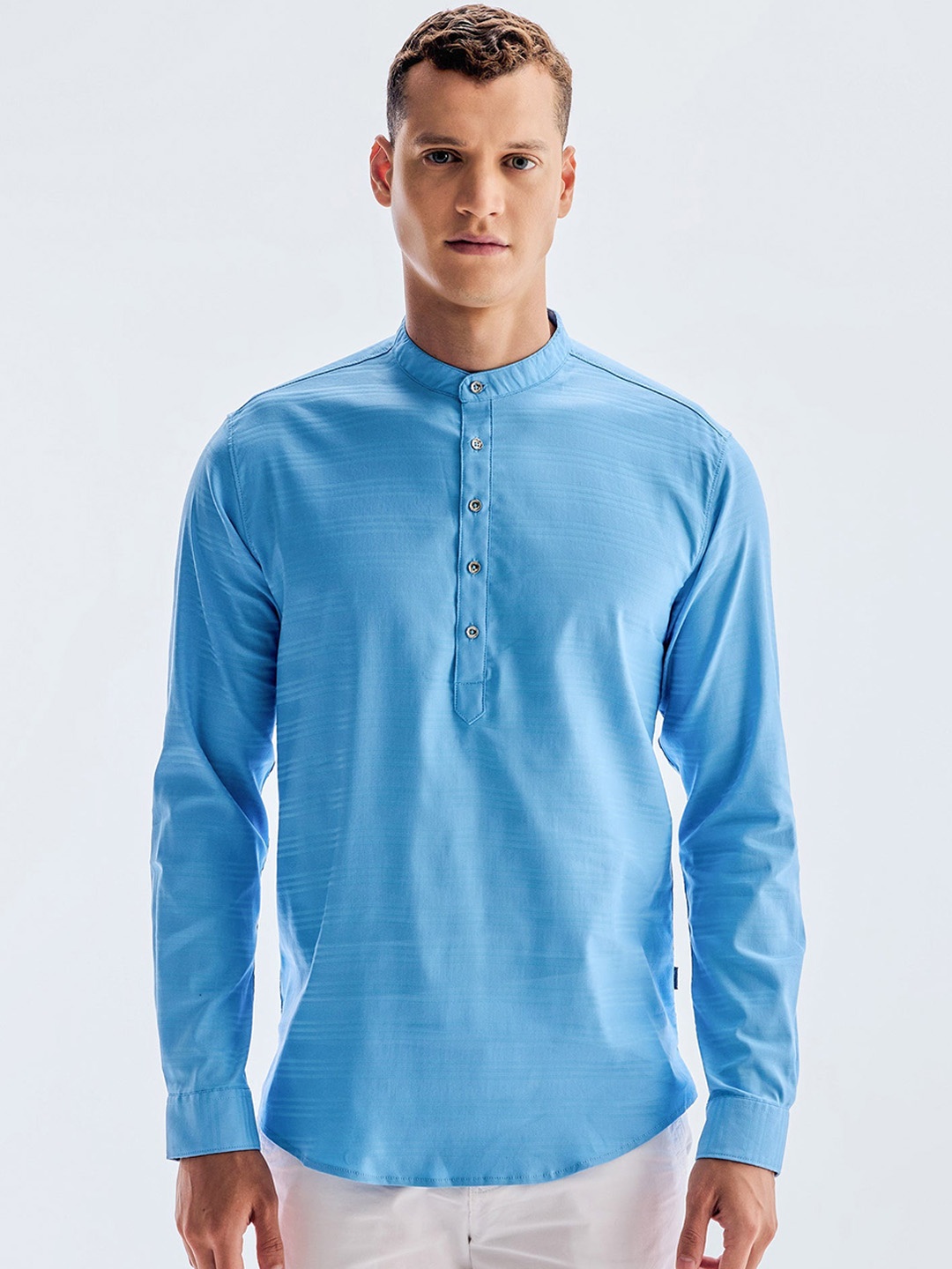 

Red Flame Mandarin Collar Long Sleeves Straight Cotton Kurta, Blue
