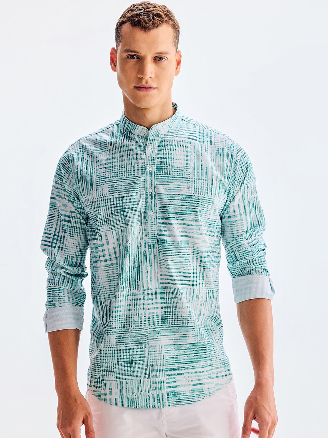 

Red Flame Mandarin Collar Abstract Printed Kurta, Green
