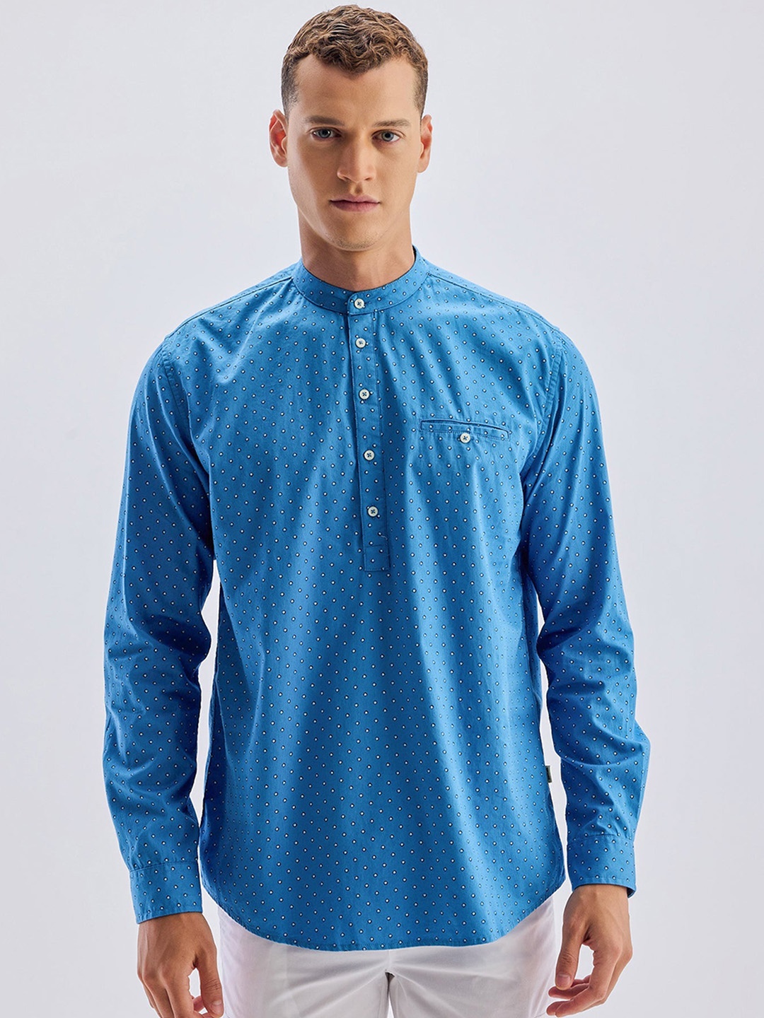 

Red Flame Polka Dots Printed Band Collar Long Sleeves Straight Cotton Kurta, Blue