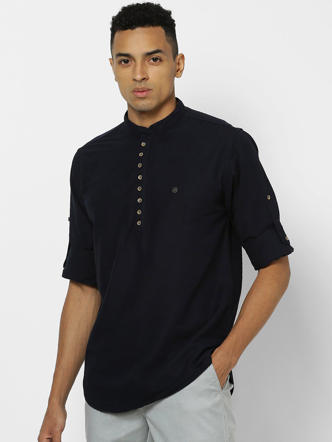 

Red Flame Mandarin Collar Long Sleeves Straight Cotton Kurta, Navy blue