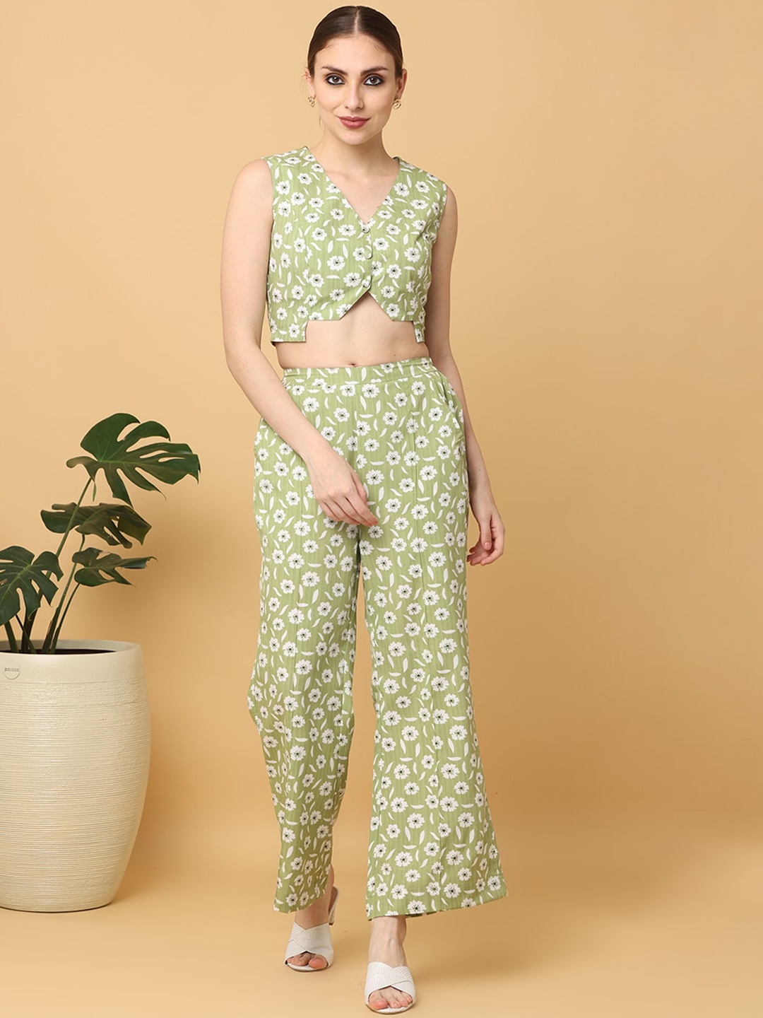 

Cora Floral Printed Crop Top With Trouser, Green